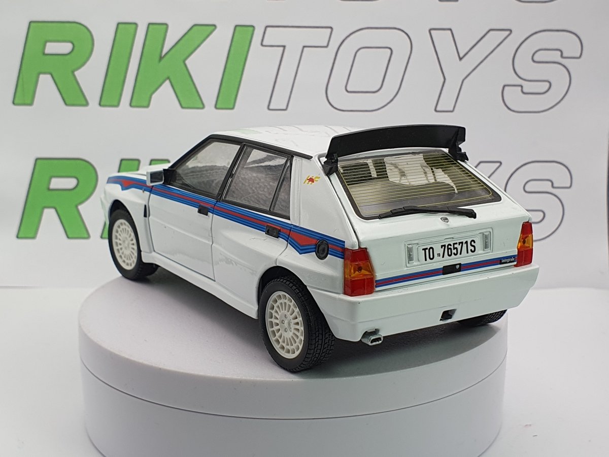 Lancia Delta Evo Burago 1/24 Bianco - RikiToys - Burago#