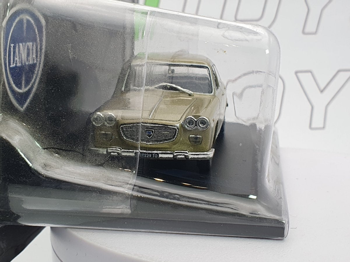 Lancia Flavia Berlina 1 Serie Norev 1/43 Oro 1960 - RikiToys - Norev