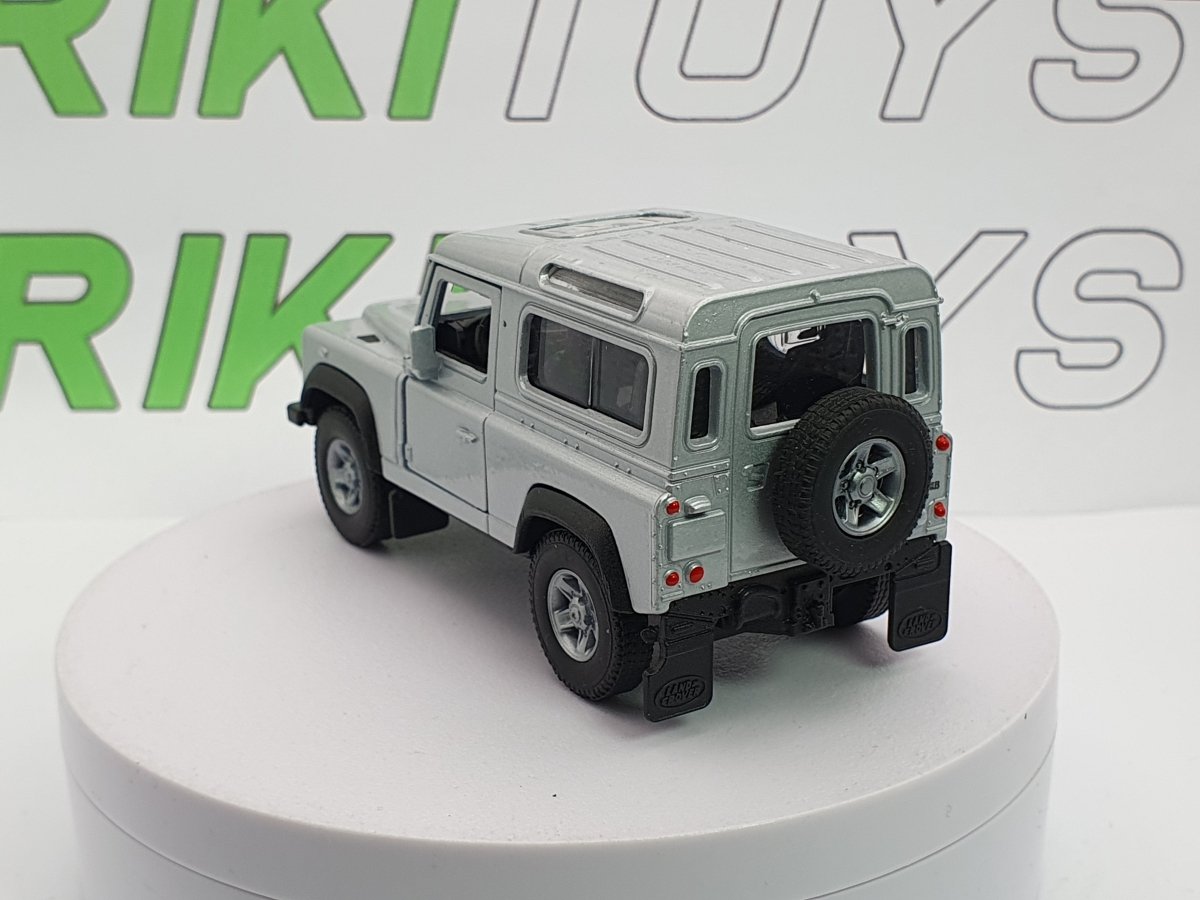 Land Rover Defender Welly 1/38 Argento 2004 - RikiToys - Welly#