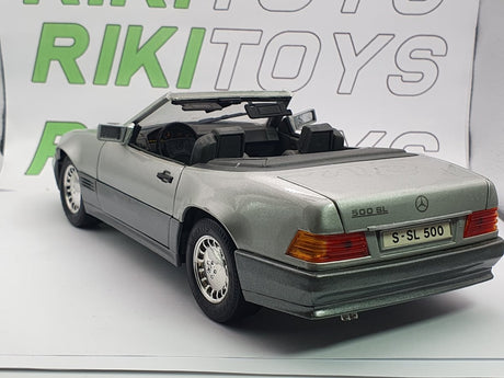 Mercedes Benz 500 SL Maisto 1/18 Argento 1989 - RikiToys - Maisto