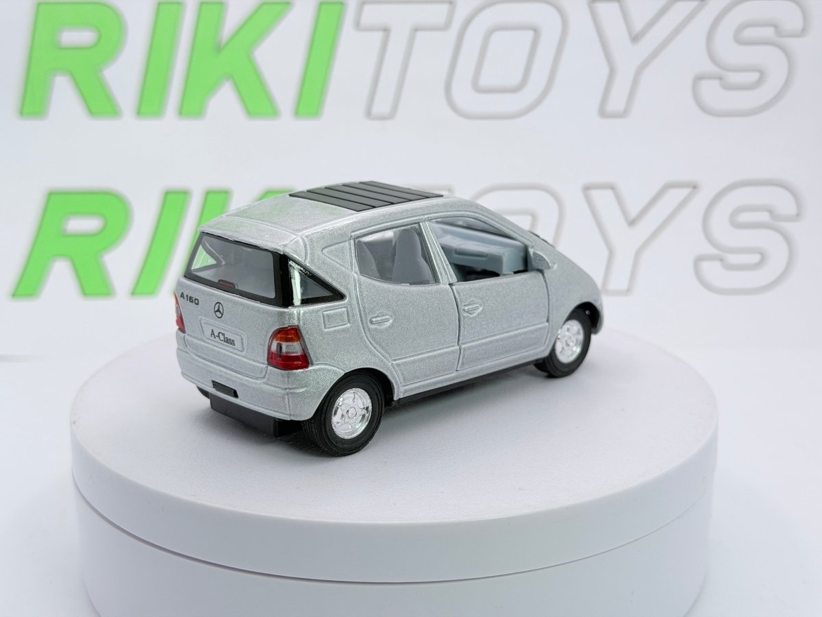 Mercedes Benz Classe A Kinsmart 1/38 Argento - RikiToys - Kinsmart
