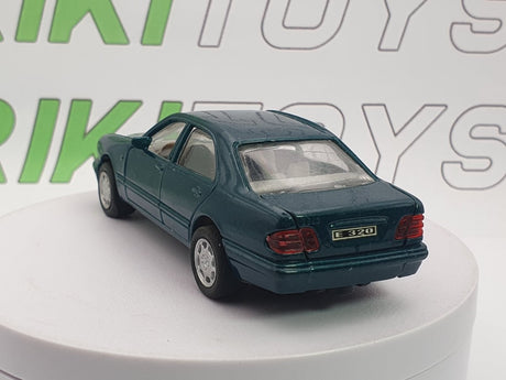 Mercedes Benz E 320 Welly 1/40 Verde 1995 - RikiToys - Welly