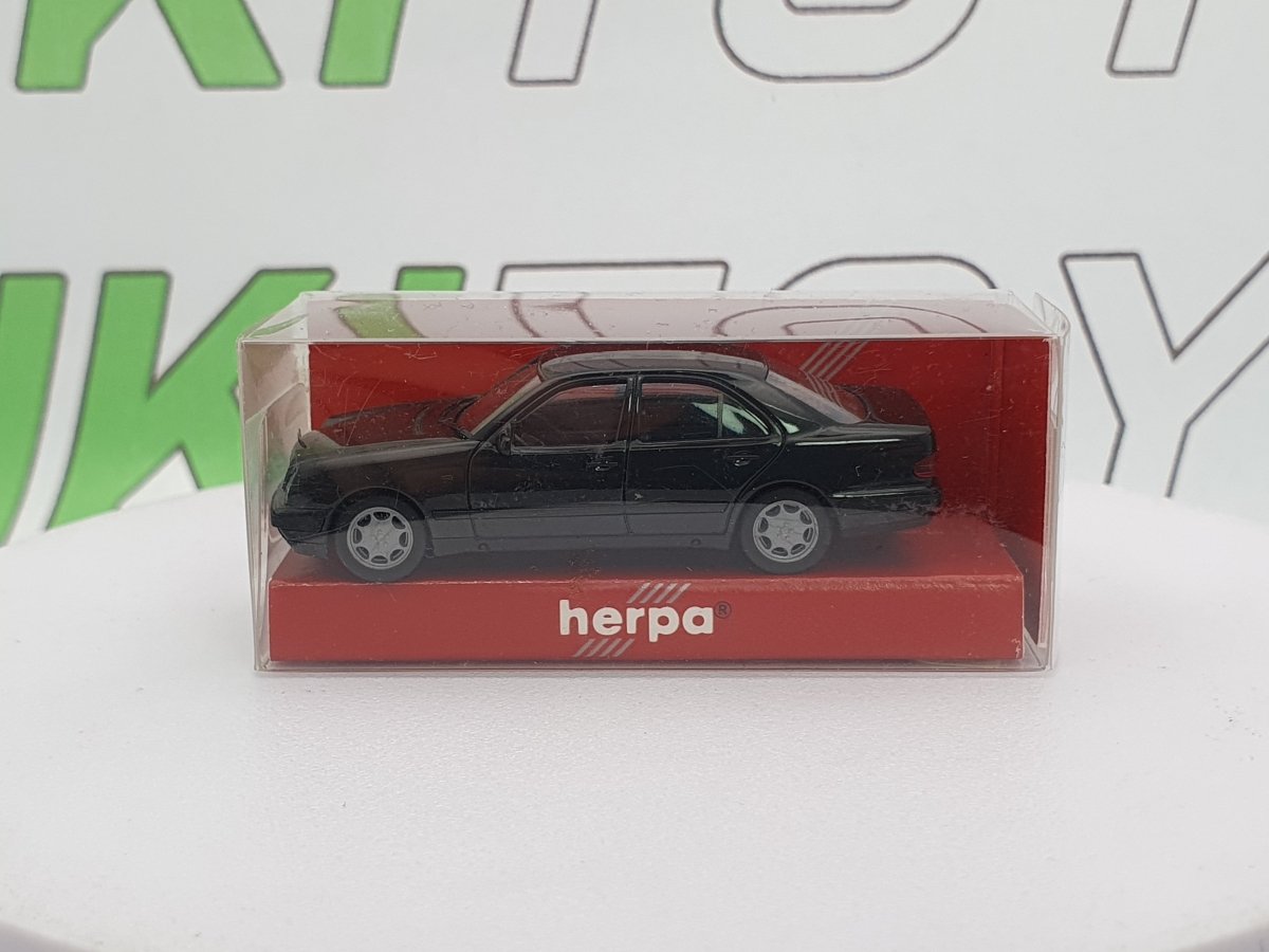Mercedes E320 W124 Herpa 1/87 Nero - RikiToys - Herpa