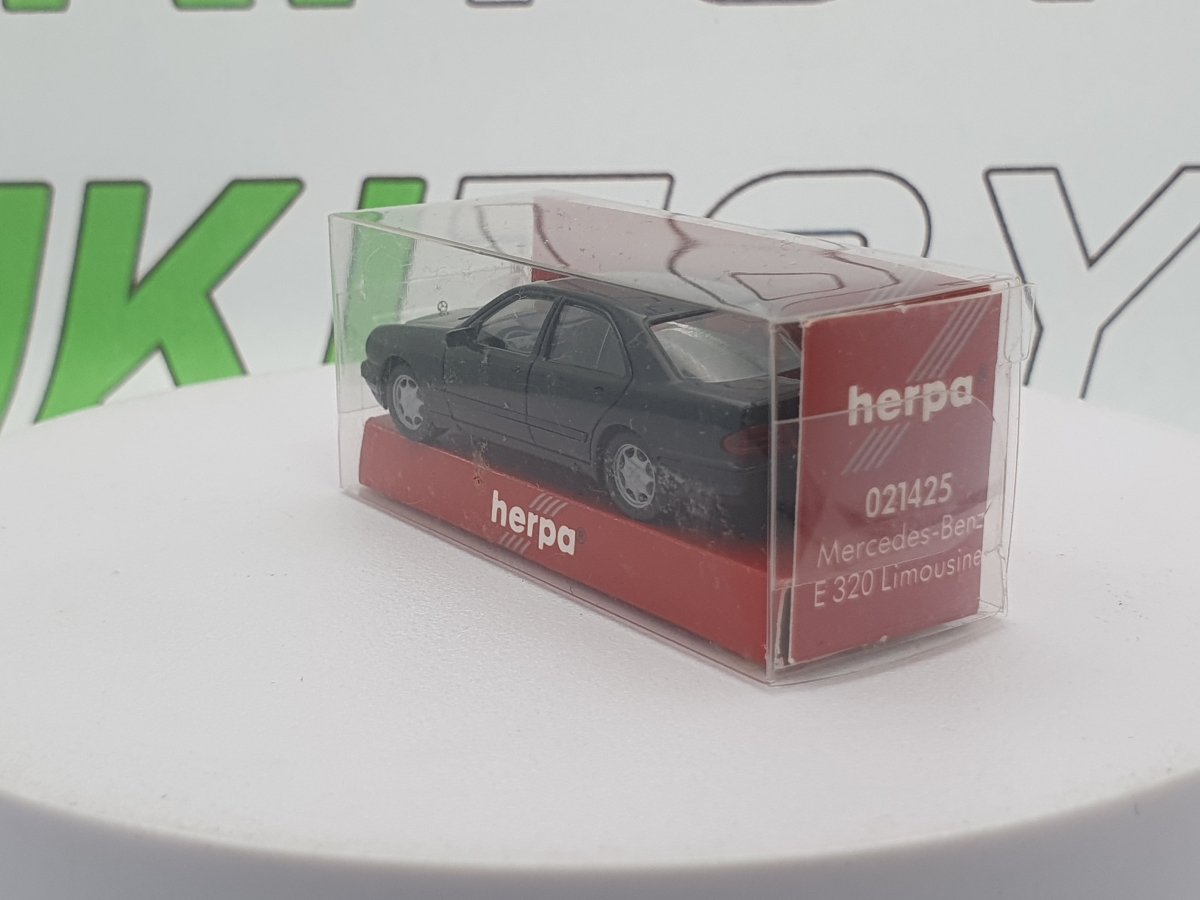 Mercedes E320 W124 Herpa 1/87 Nero - RikiToys - Herpa