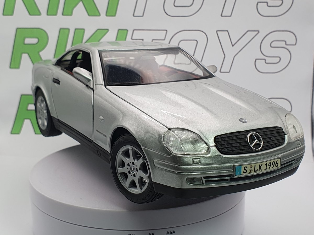 Mercedes SLK R170 Maisto 1/18 Argento 1997 - RikiToys - Maisto