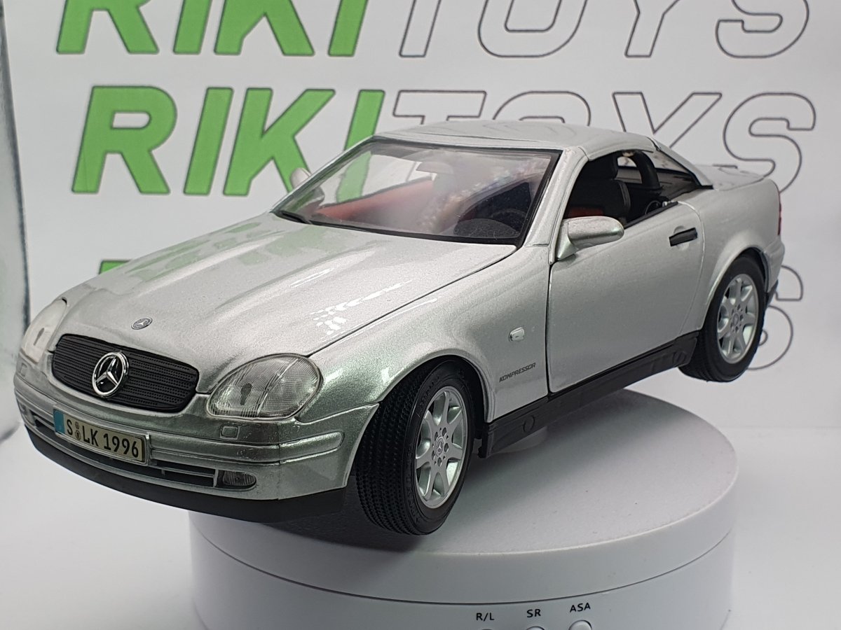 Mercedes SLK R170 Maisto 1/18 Argento 1997 - RikiToys - Maisto