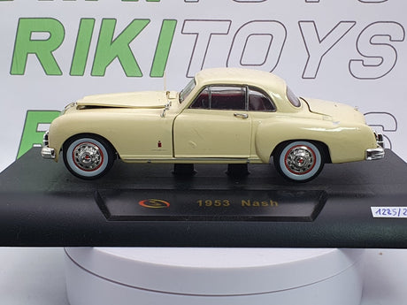 Nash Coupé Arko 1/35 Giallo chiaro 1953 - RikiToys - Arko
