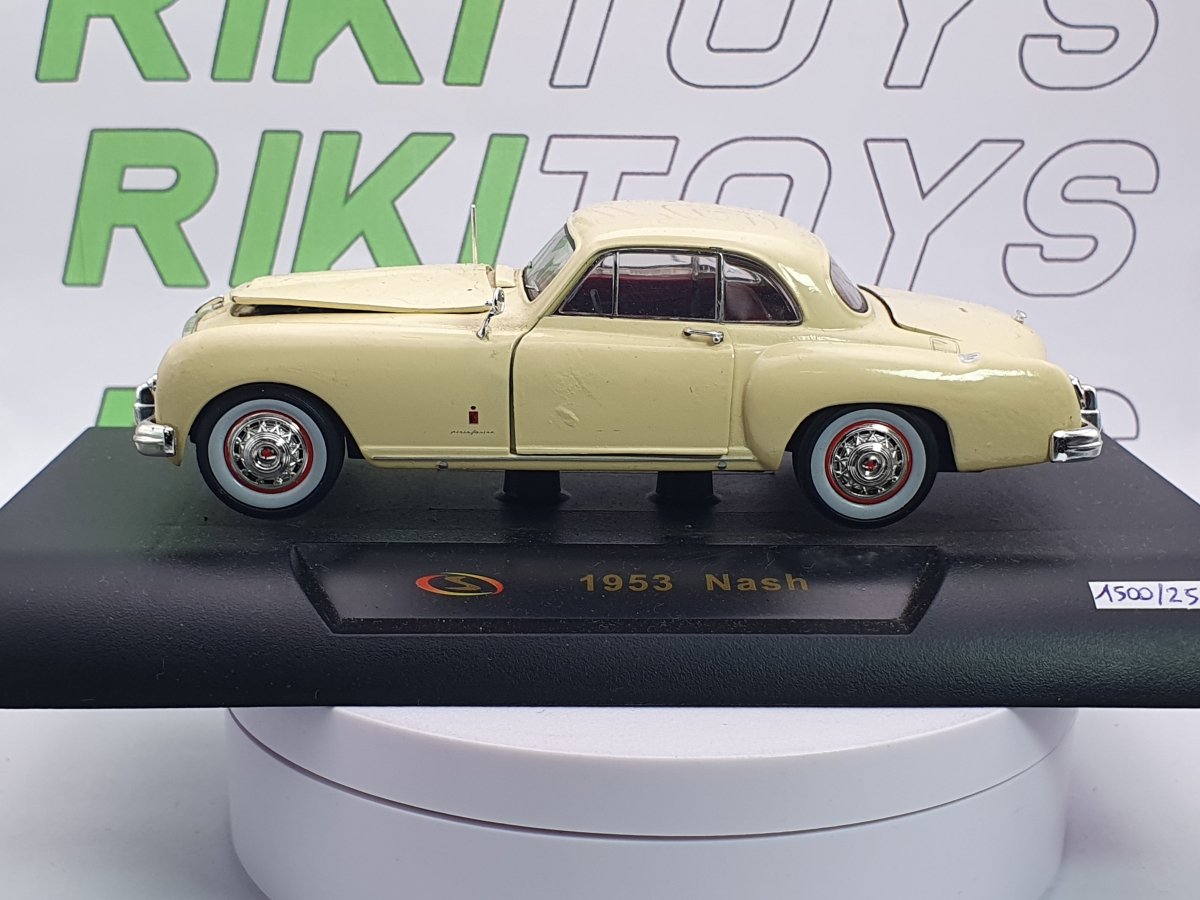 Nash Coupé Road Signature 1/32 Avorio 1953 - RikiToys - Road Signature