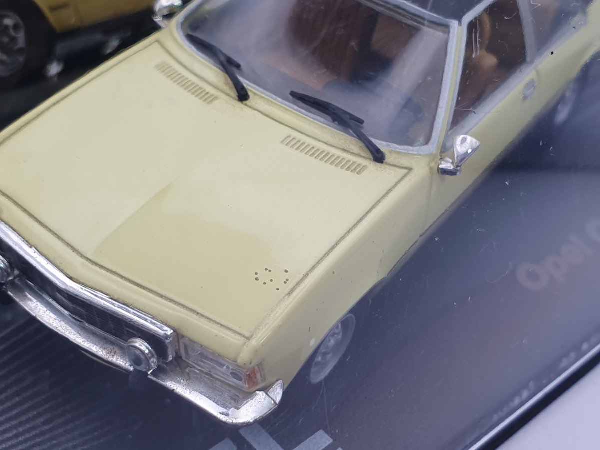 Opel Commodore BG5 Edicola 1/43 Giallo 1972 - RikiToys - Edicola