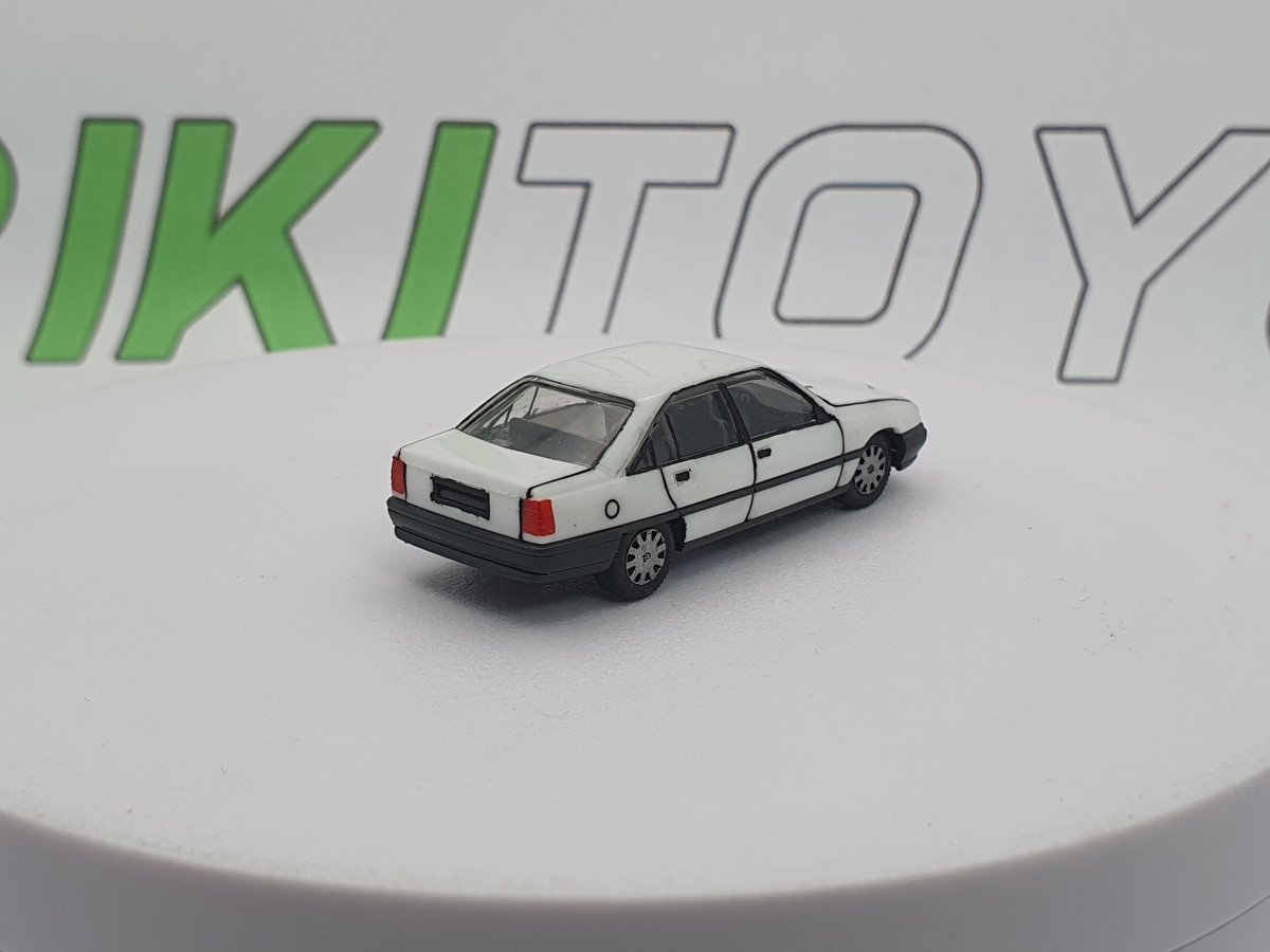 Opel Omega GLS Herpa 1/87 Bianco 1986 - RikiToys - Herpa