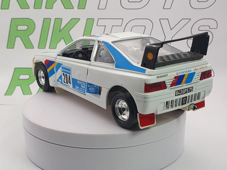Peugeot 405 T 16 Burago 1/24 Bianco 1988 - RikiToys - Burago