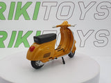 Piaggio Vespa 50 R Maisto 1/18 Arancione 1973 - RikiToys - Maisto