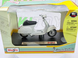 Piaggio Vespa 50 Special Maisto 1/18 Bianco 1969 - RikiToys - Maisto