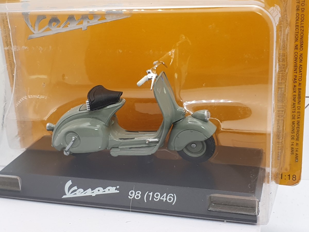 Piaggio Vespa 98 Maisto 1/18 Grigio 1946 - RikiToys - Maisto