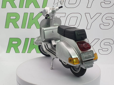 Piaggio Vespa PX New Ray 1/16 Argento 1978 - RikiToys - New Ray