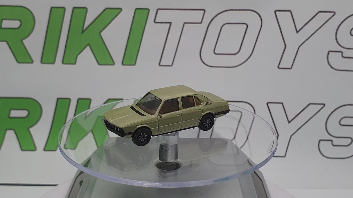 BMW 528i E12 Herpa 1/87 Verde 1972