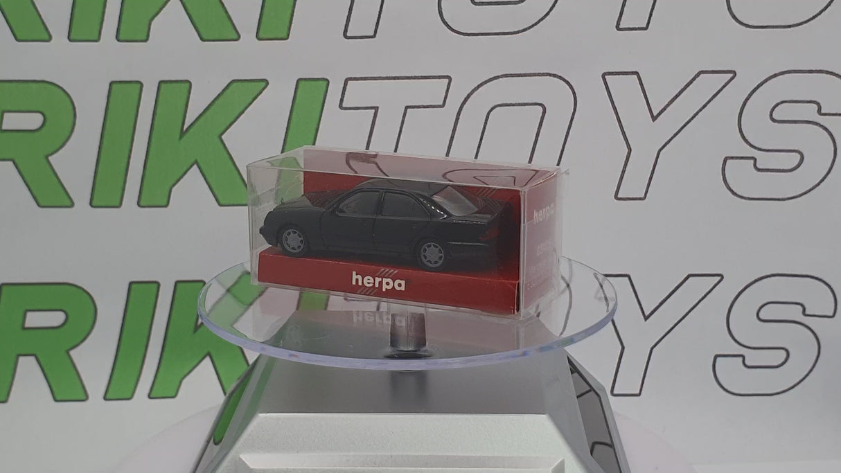 Mercedes E320 W124 Herpa 1/87 Nero