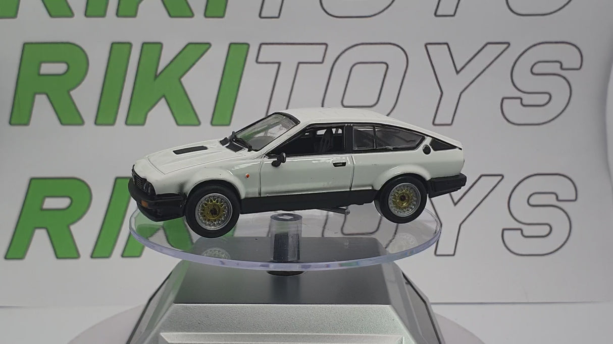 Alfa Romeo Alfetta GTV 6 Metro Model 1/43 Bianco 1981