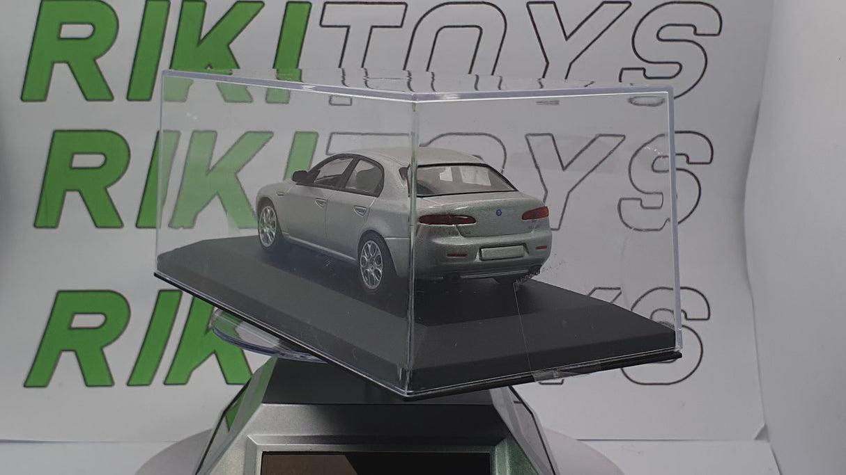 Alfa Romeo 159 Berlina Norev 1/43 Argento 2005