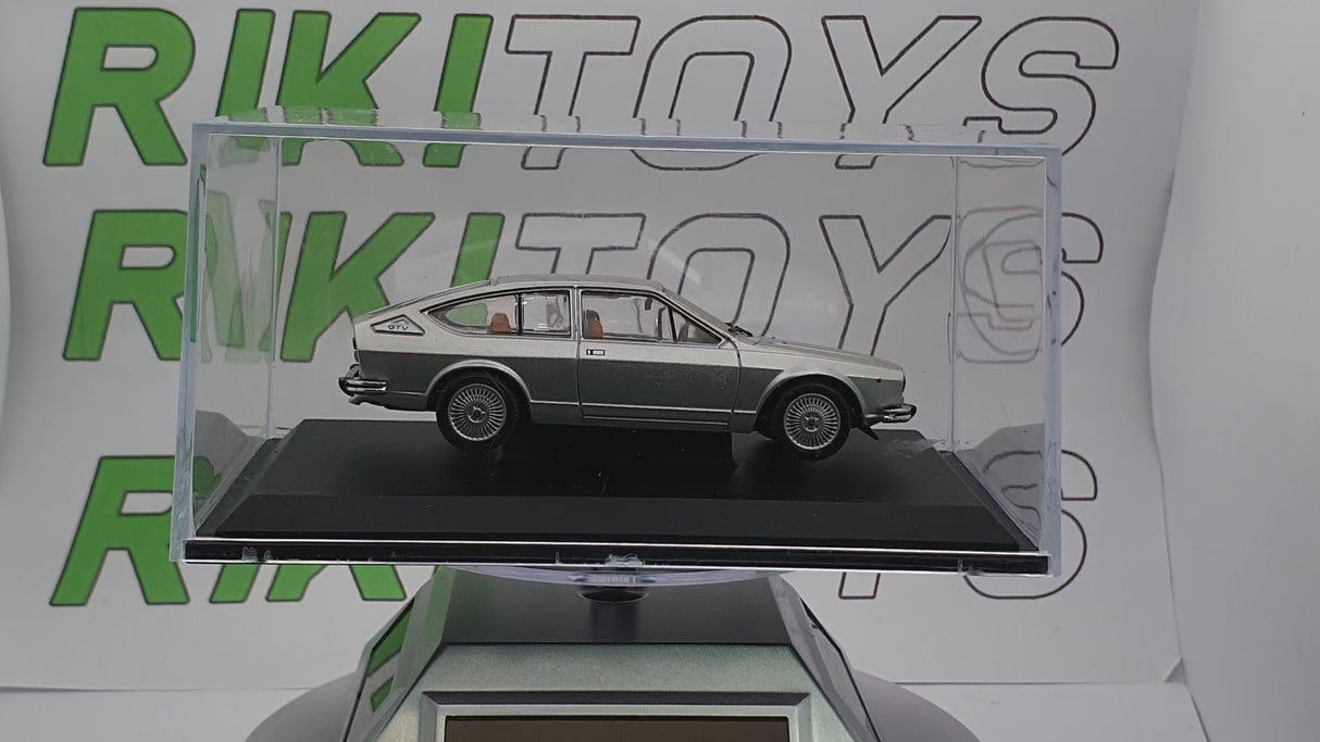 Alfa Romeo Alfetta GTV Edicola 1/43 Argento 1976