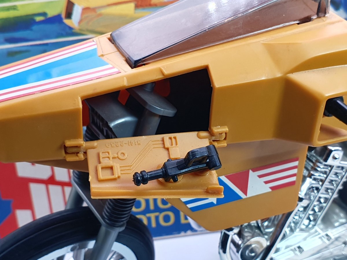 Raider Cycle Mattel Beige - RikiToys - Mattel#