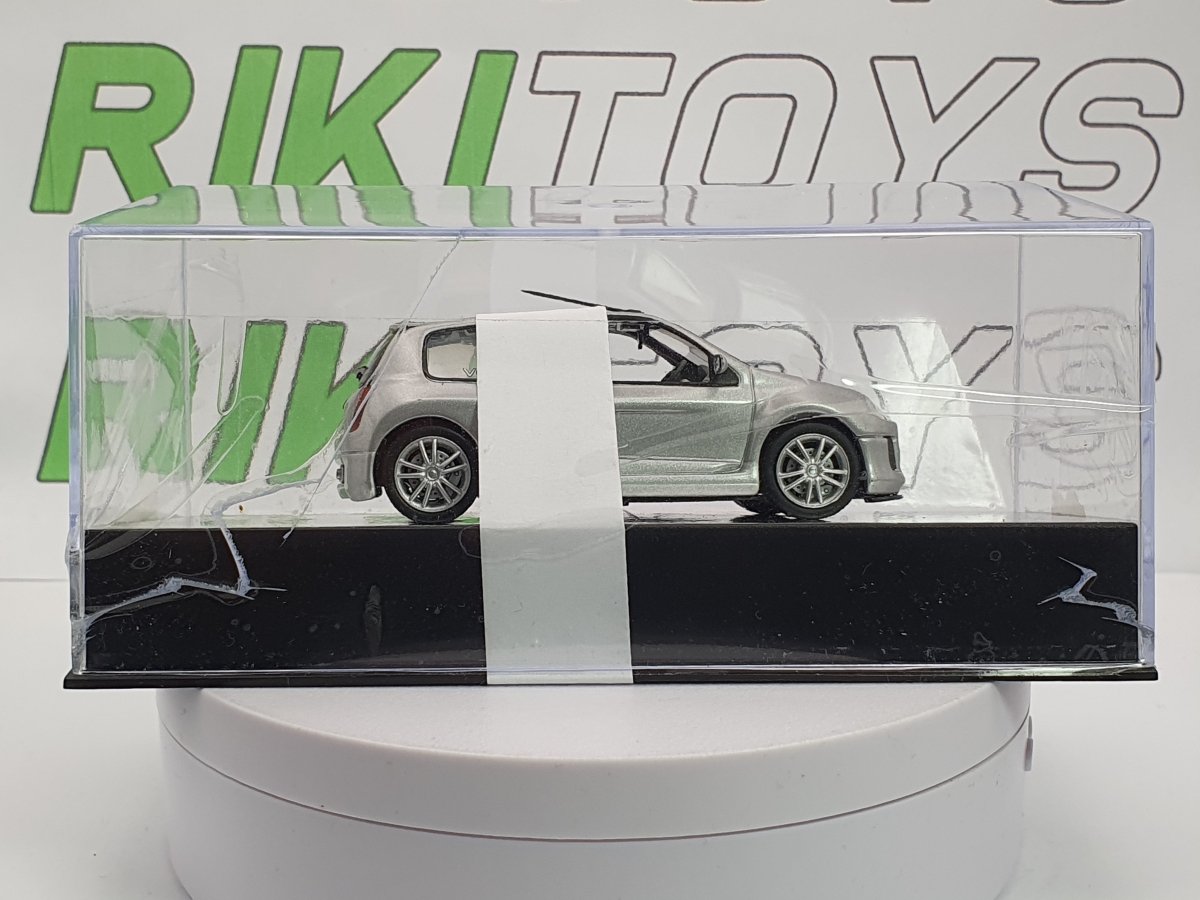Renault Clio v6 3000 Universal Hobbies 1/43 Argento 2001 - RikiToys - Universal Hobbies#