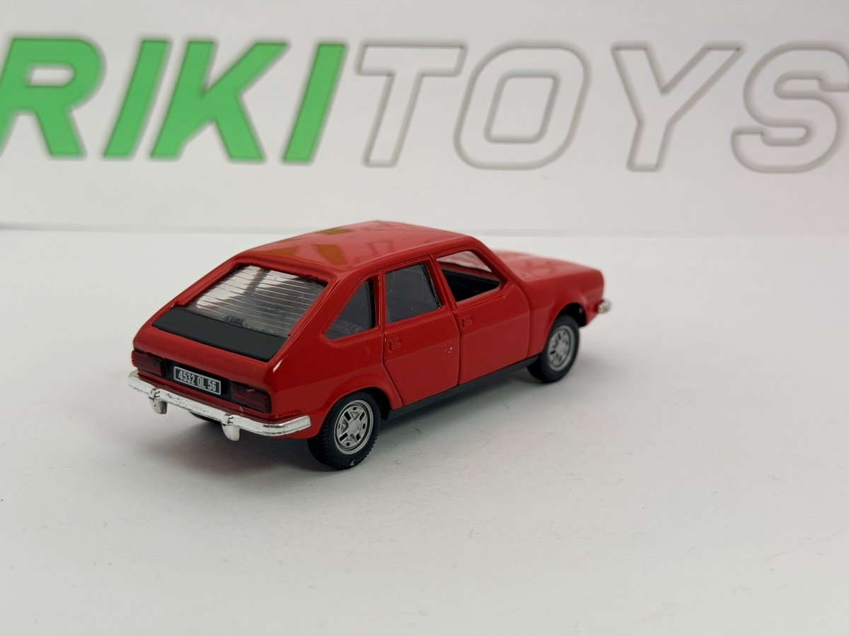 Renault R30 Norev 1/43 Rosso - RikiToys - Norev