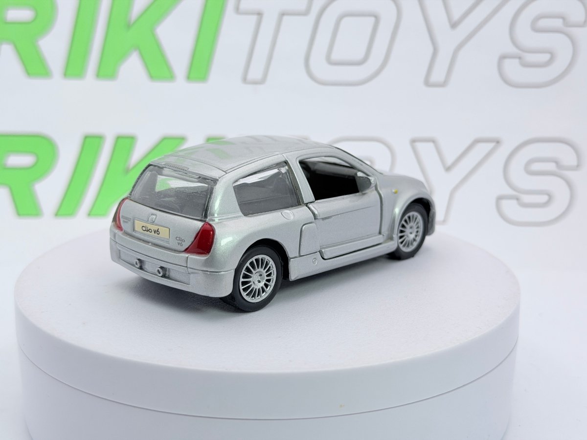 Renualt Clio V6 Sport Maisto 1/38 Argento - RikiToys - Maisto