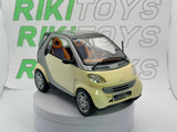 Smart City-Coupé Maisto 1/18 Bianco 1997 - RikiToys - Maisto