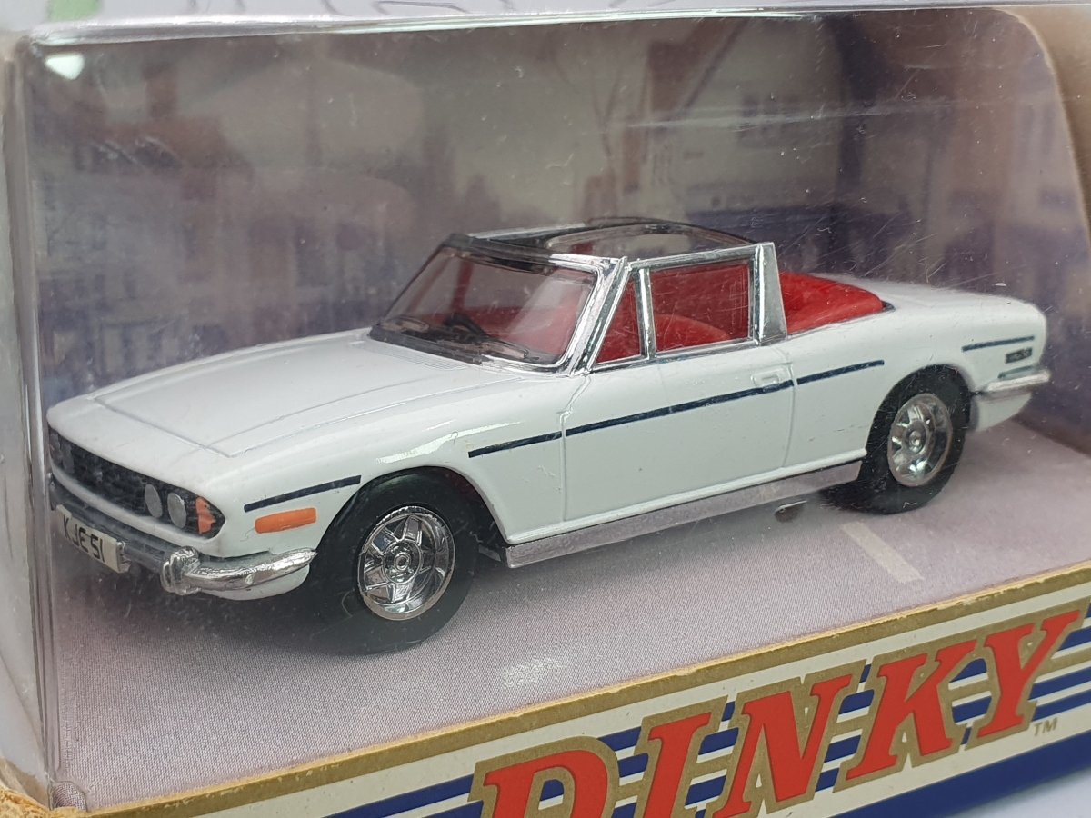 Triumph Stag Dinky 1/43 Bianco 1969 - RikiToys - Dinky