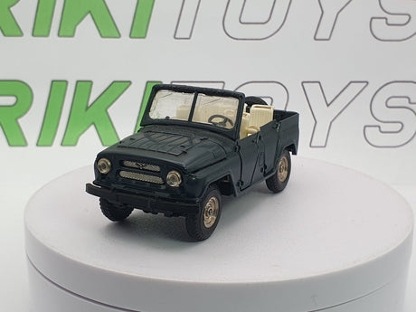 Uaz 469 Saratov 1/43 Verde 1973 - RikiToys - Saratov
