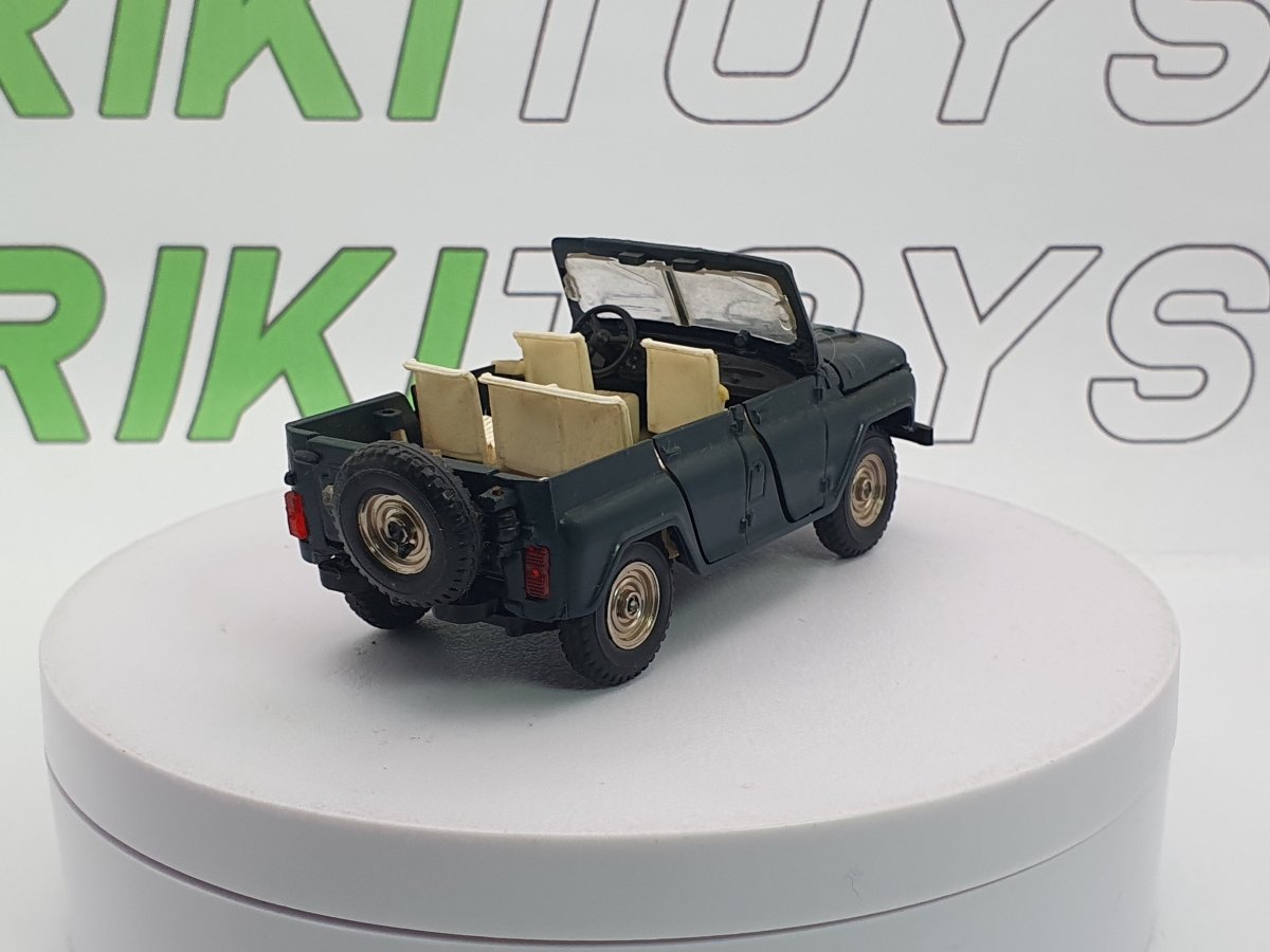 Uaz 469 Saratov 1/43 Verde 1973 - RikiToys - Saratov