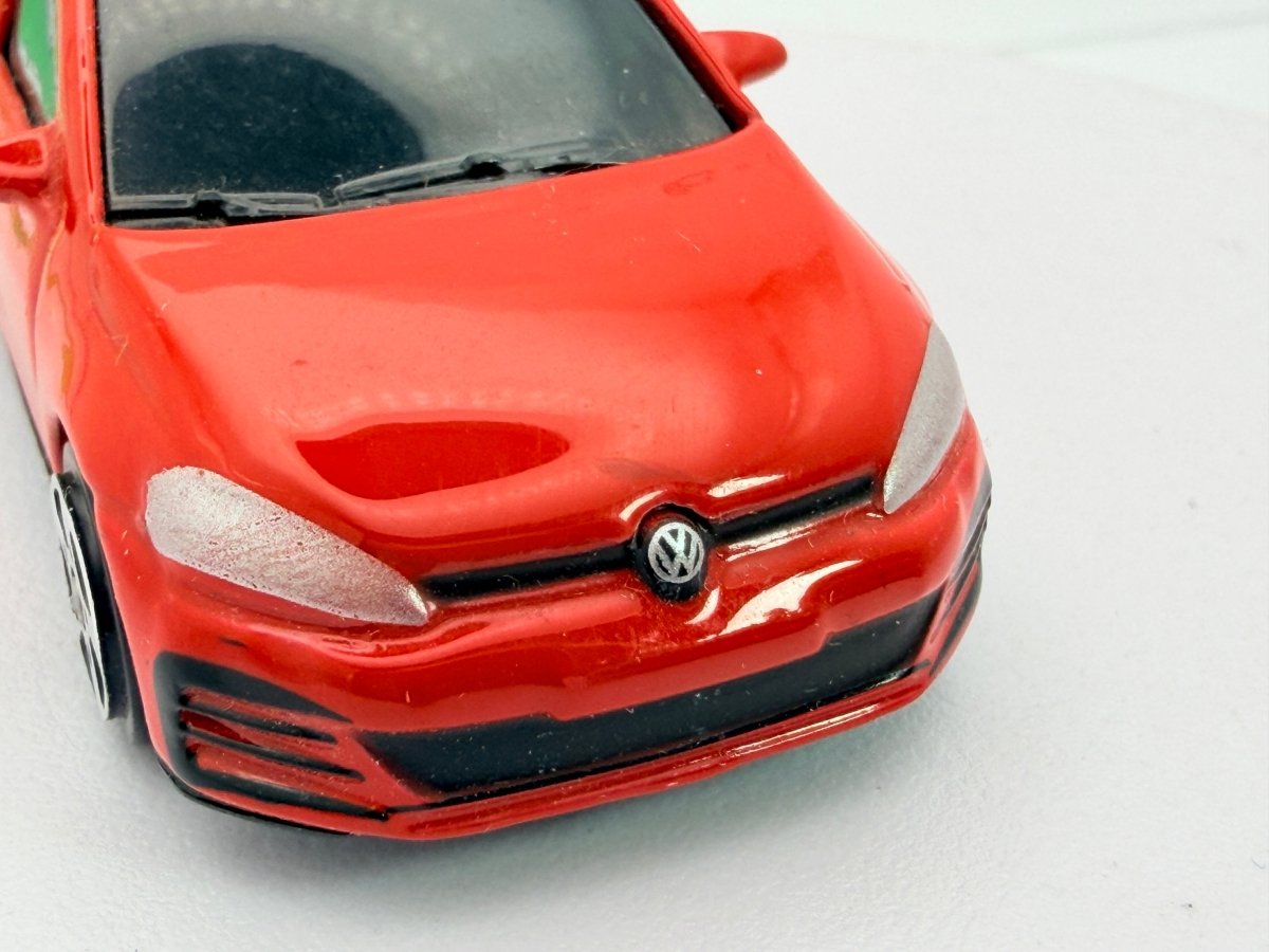 Volkswagen Golf 7 GTI Maisto 1/60 Rosso - RikiToys - Maisto