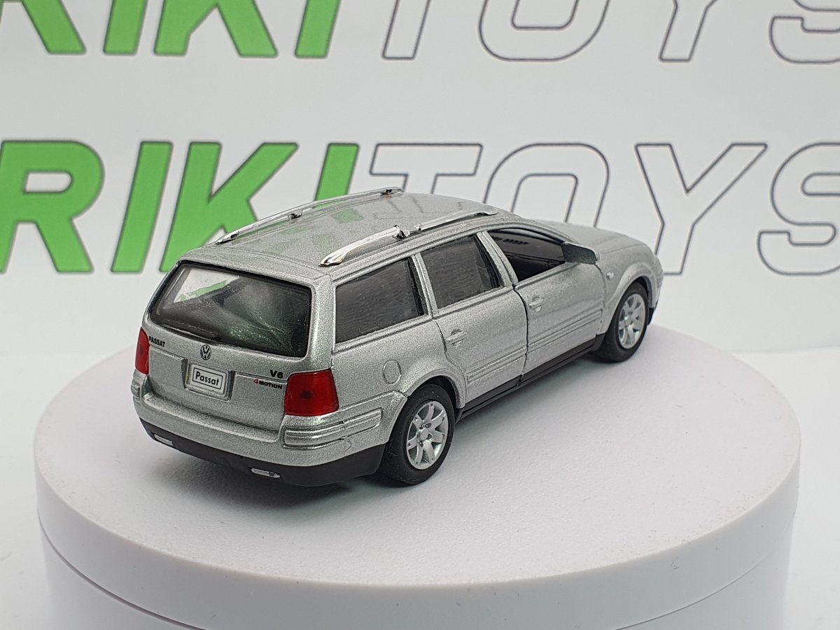 Volkswagen Passat B5 SW Welly 1/38 Argento 1996 - RikiToys - Welly#