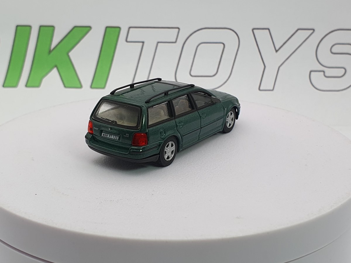 Volkswagen Passat Station Wagon Cararama 1/65 Verde 1997 - RikiToys - Cararama