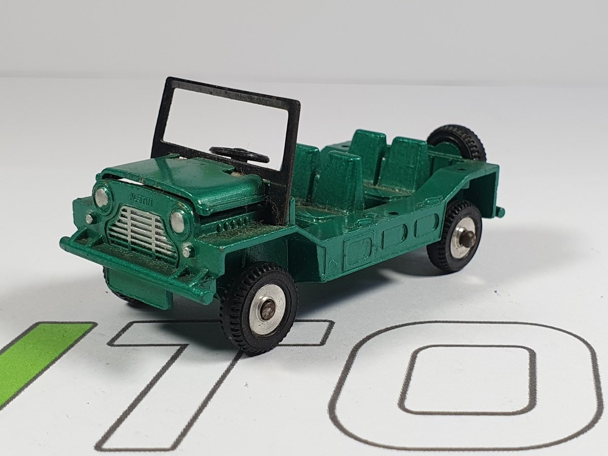 Dinky Toys Austin Mini Moke + Champ : modèle réduit de Dinky Toys Austin Mini Moke + Champ : modèle réduit de