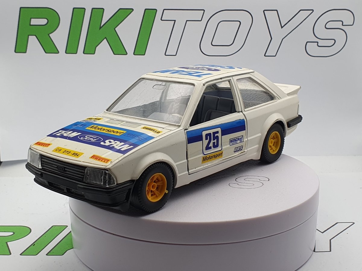 Ancienne Mini Voiture Burago Ford Escort XR3 – Collection 1/24 – Édition Cod. 0120